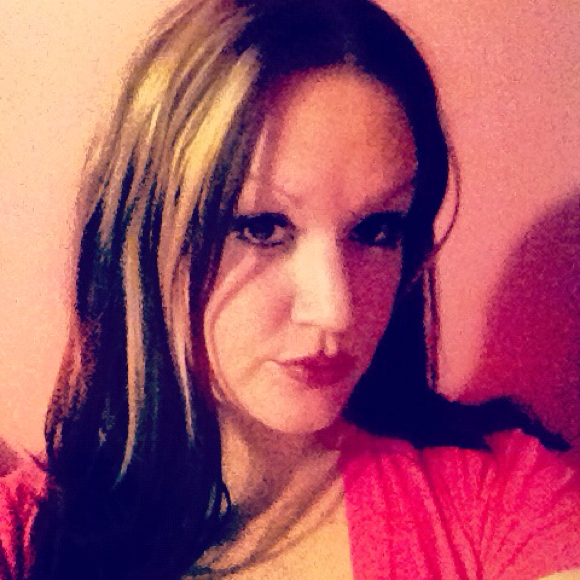 Profile Picture of Danielle Decoursey (@deedee16) on Poshmark