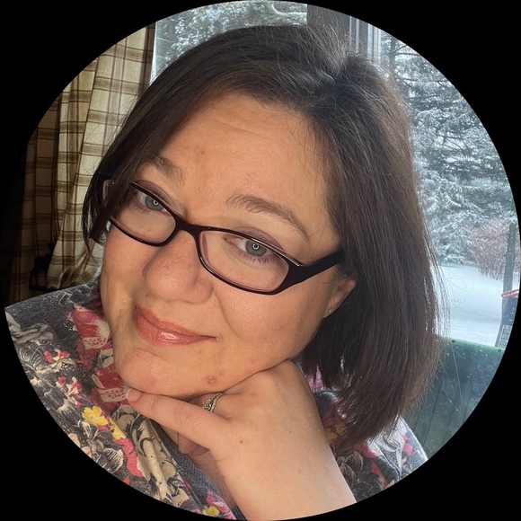 Profile Picture of Jessica Fellows (@jjf5) on Poshmark