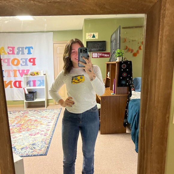 Profile Picture of Chloe Fowler (@chloeleefowler) on Poshmark