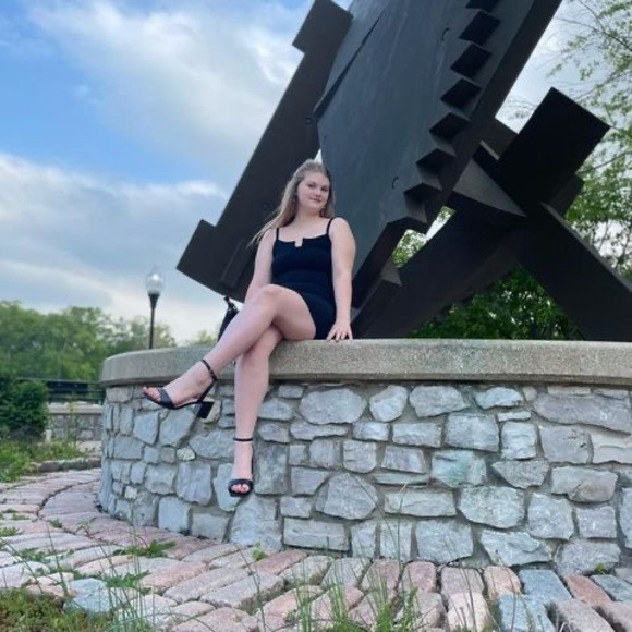 Profile Picture of Grace Reese (@gamerguyrobiox) on Poshmark