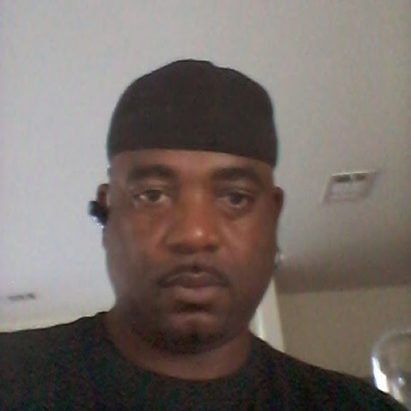 Profile Picture of Clarence Ross jr (@cmrossjr) on Poshmark