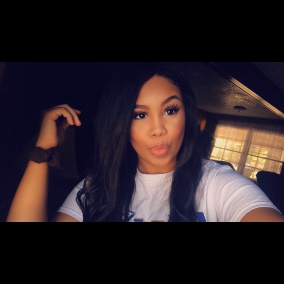 Profile Picture of Katelyn Daniel (@katelynjade01) on Poshmark