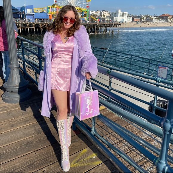 Profile Picture of Victoria Menichetti (@t0r1a) on Poshmark