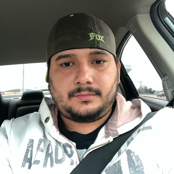 Profile Picture of Carlos Cuevas (@carloscuevas173) on Poshmark