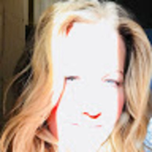 Profile Picture of Karen Glaid (@karenglaid) on Poshmark