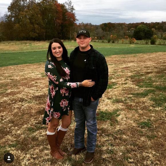 Profile Picture of Drew Turner (@drew_turner) on Poshmark