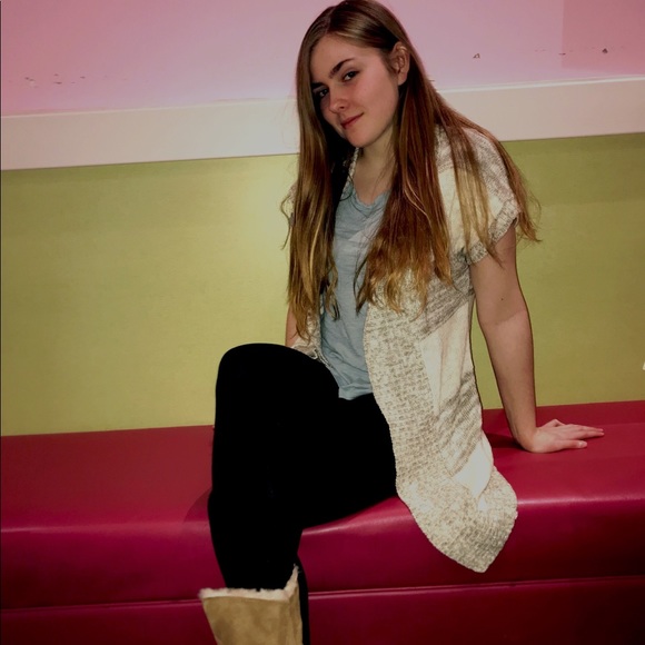 Profile Picture of Jennifer Puhalski (@jennshangrali) on Poshmark