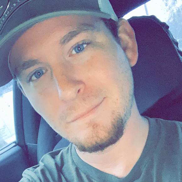 Profile Picture of Dustin Lassiter (@dustinlassiter) on Poshmark