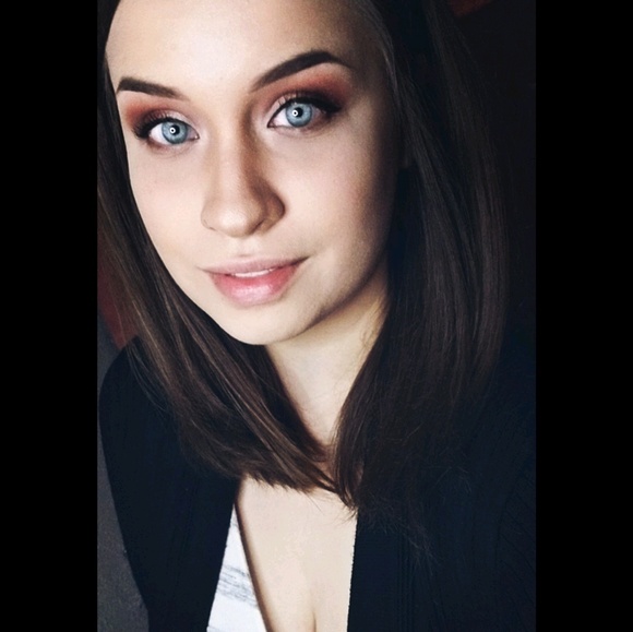 Profile Picture of Alaxxandria Panos (@kallista21) on Poshmark