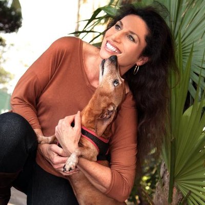 Profile Picture of Lori Royce (@loriroyceart) on Twitter