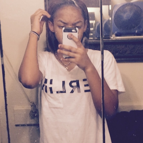 Profile Picture of Deoni Harvin (@taylor_swift123) on Poshmark