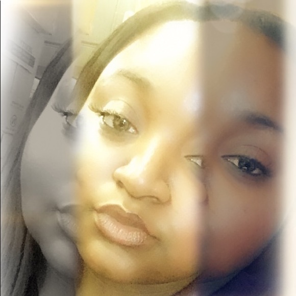 Profile Picture of Lorene Grier (@lolarae94) on Poshmark
