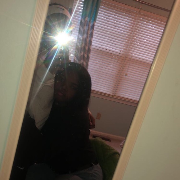 Profile Picture of Alex Tate (@alextate558) on Poshmark