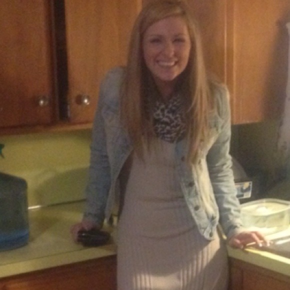 Profile Picture of Stephanie Epright (@stepright89) on Poshmark