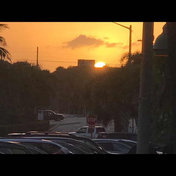 Profile Picture of Julia Introcaso (@julesintrocaso) on Poshmark