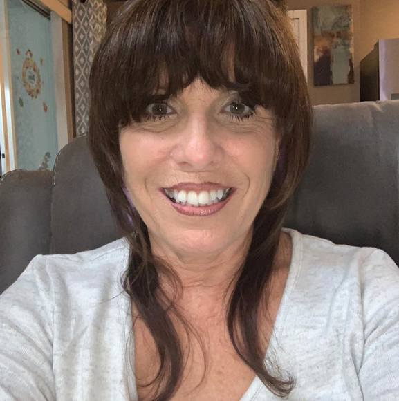 Profile Picture of Ellen Scott-odell (@hdsalon1998) on Poshmark