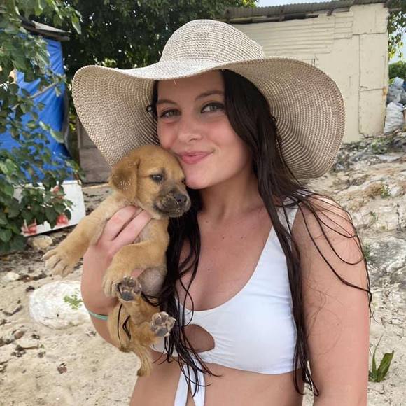 Profile Picture of Karly Miner (@karlyminer12) on Poshmark