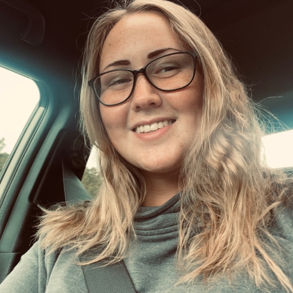 Profile Picture of Taylor Winstead (@be11e01) on Poshmark