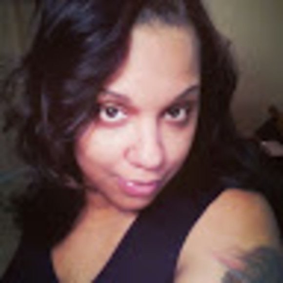Profile Picture of Celi Mazorra (@cmazorra24) on Poshmark