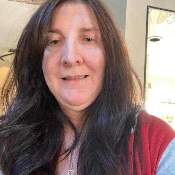 Profile Picture of Roberta Spiegel axelrod (@robertaspiegel) on Poshmark