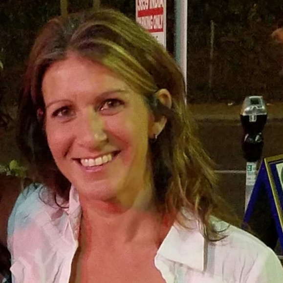 Profile Picture of Keri Ciesielski (@keriski07) on Poshmark