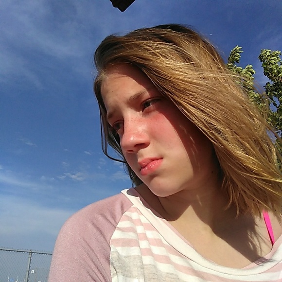 Profile Picture of Olivia Getzlaff (@oliviagetzlaff) on Poshmark