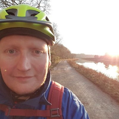 Profile Picture of David Walker (@daveyradio) on Twitter