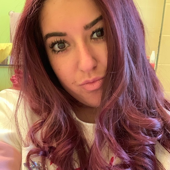 Profile Picture of Noha Elzanaty (@nohaelz) on Poshmark