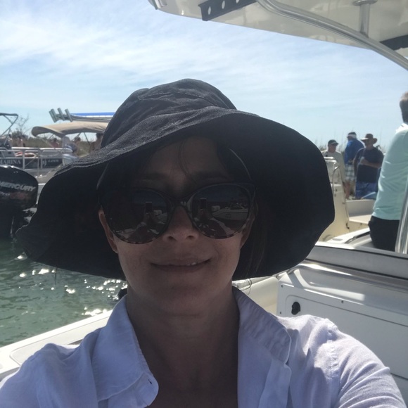 Profile Picture of Kim Devito (@kimdevito) on Poshmark
