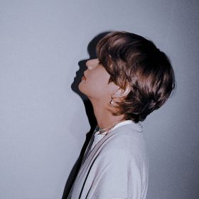Profile Picture of ⛓️𝒌𝒊𝒎♥︎ 𝒕𝒂𝒆♥︎ (@jimenezhipolitoolinka) on Pinterest