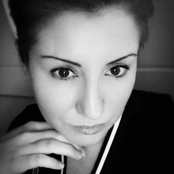 Profile Picture of Julia Boruszewski (@borusjulia) on Poshmark