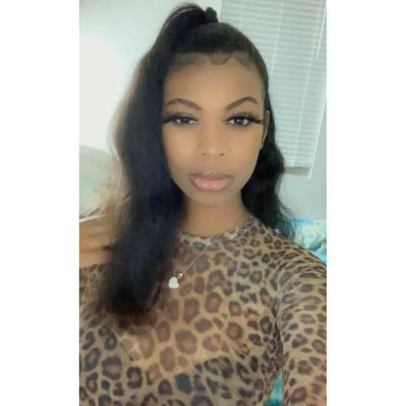 Profile Picture of Krystal Bowen (@krystalbowen) on Poshmark