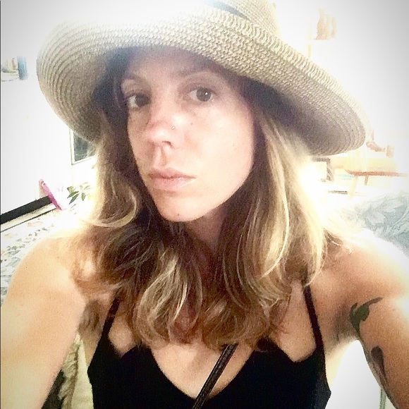 Profile Picture of Rachel Scirbona (@rachelscirbona) on Poshmark