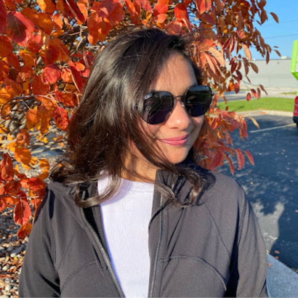 Profile Picture of Riddhi Patel (@riddhipatel641) on Poshmark