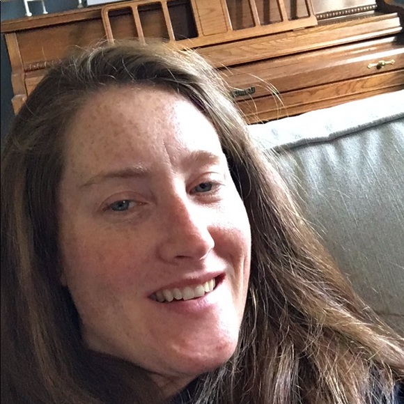 Profile Picture of Kim Scheffler (@kimscheffler) on Poshmark