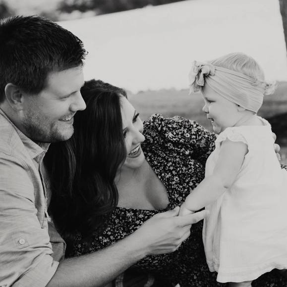 Profile Picture of Allyson Vandeloo (@allysonvandeloo) on Poshmark