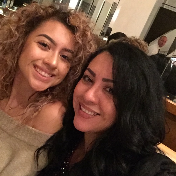 Profile Picture of Rocio Sanchez (@rossio77) on Poshmark