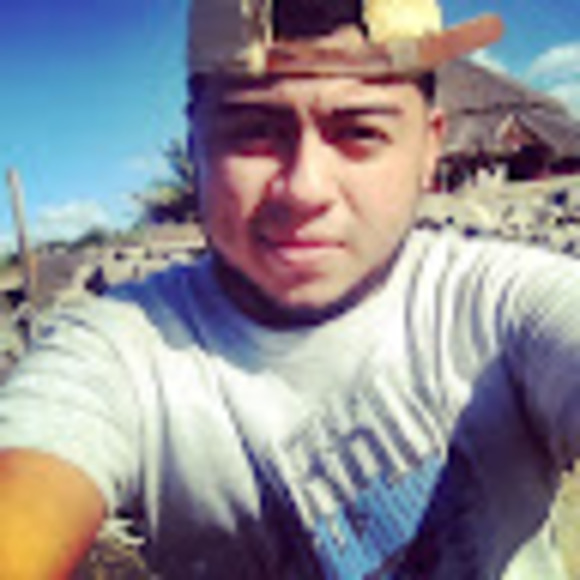 Profile Picture of Ivan Salgado cadena (@cadenaivanss91) on Poshmark