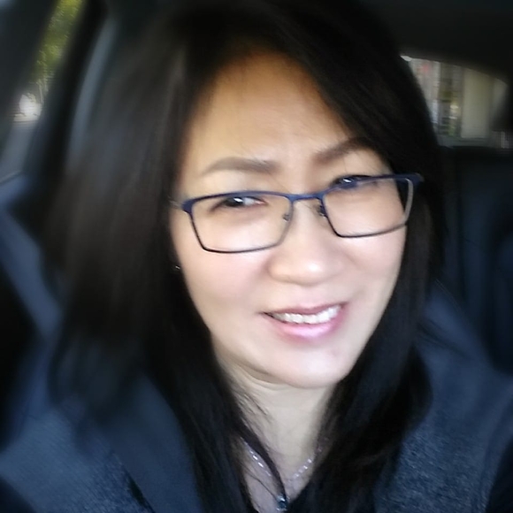 Profile Picture of Karen Cho (@karenkumjoo) on Poshmark