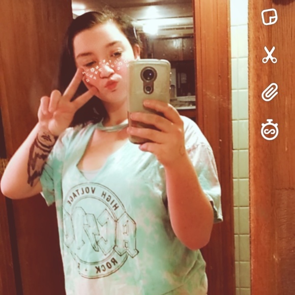 Profile Picture of Hailey Cramer (@haileycramer127) on Poshmark