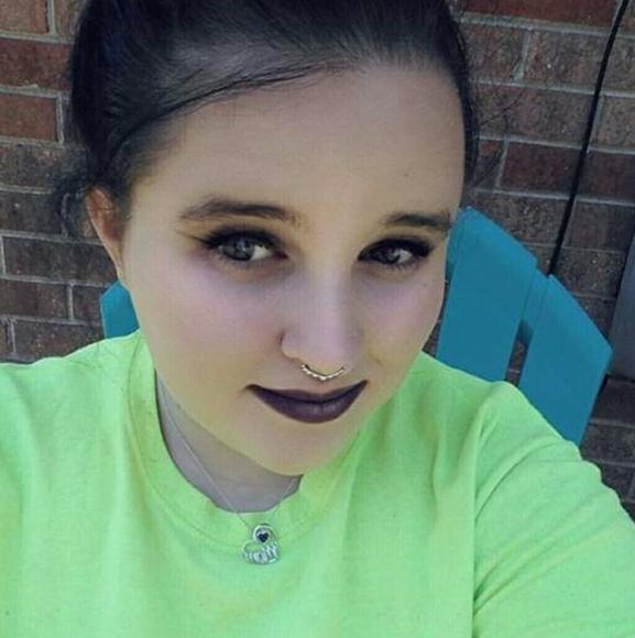 Profile Picture of Alexis Timms (@asmadmess) on Poshmark