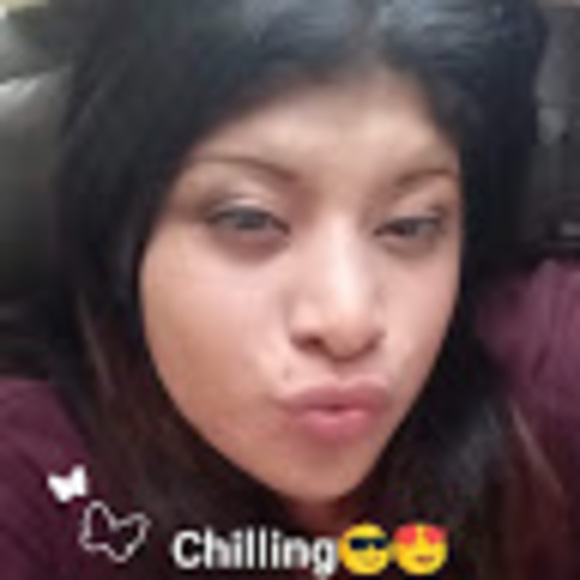 Profile Picture of Cristal Perez (@cristalperez899) on Poshmark
