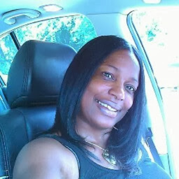 Profile Picture of Paulette Garrett (@paulettegarr147) on Poshmark