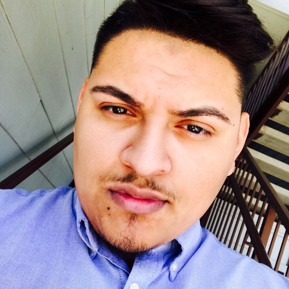 Profile Picture of Ryan Jimenez (@ryann_jmnz) on Poshmark