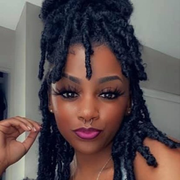 Profile Picture of Mckenzie Floyd (@mfloyd4) on Poshmark