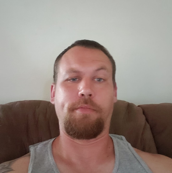 Tyler Mounts - Poshmark Profile Picture of Tyler Mounts (@tjmounts87) on Poshmark