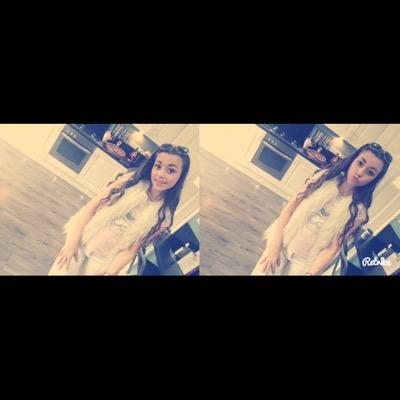 Profile Picture of Evie Roberts (@evieroberts31x) on Twitter