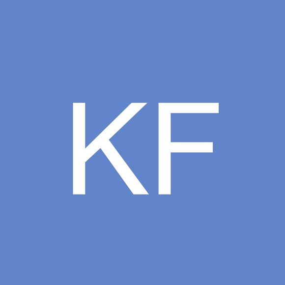 Profile Picture of Krista Frankcom (@kfrankcom) on Poshmark