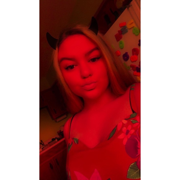 Profile Picture of Shelby Ockerman (@shelbyockerman9) on Poshmark