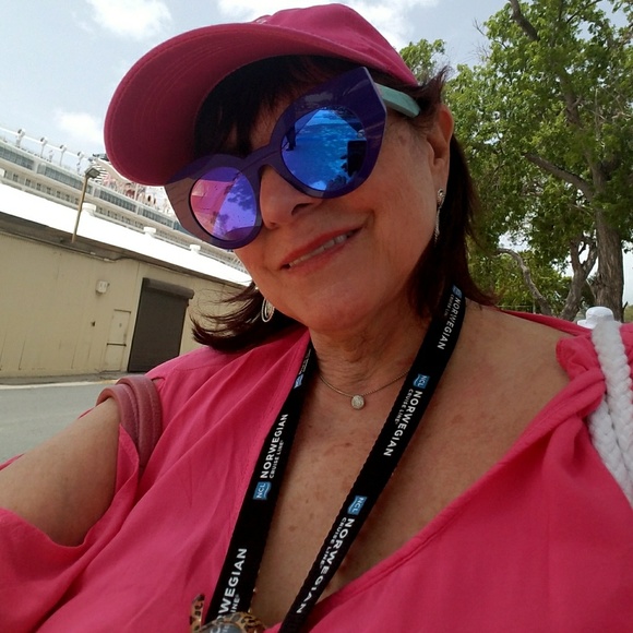 Profile Picture of Rhonda Dirado (@rhonda2224) on Poshmark